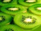 receta y postre: Tarta de yogur con kiwi y ciruelas light