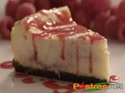receta y postre: Tarta de Queso y Chocolate Blanco con Salsa de Frambuesas